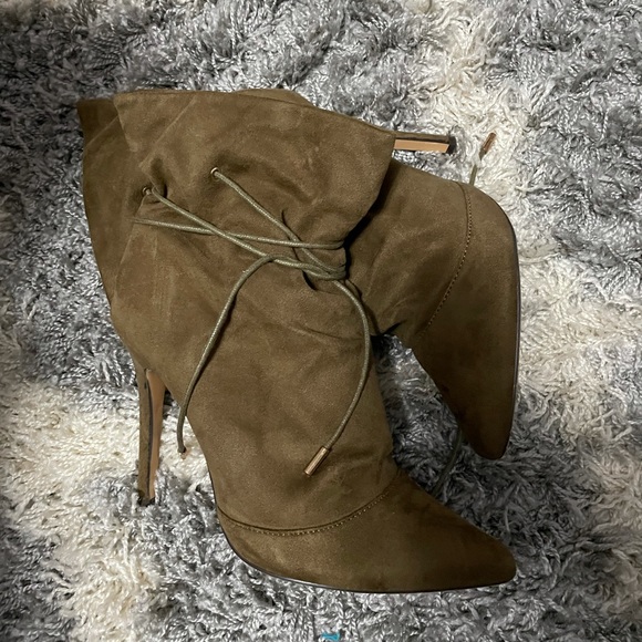 Liliana Shoes - Olive green tie ankle booties